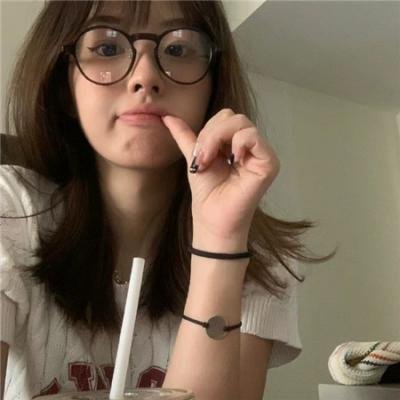 大龄美女想相亲 海报
