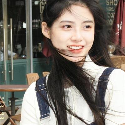 爱上小男人 海报